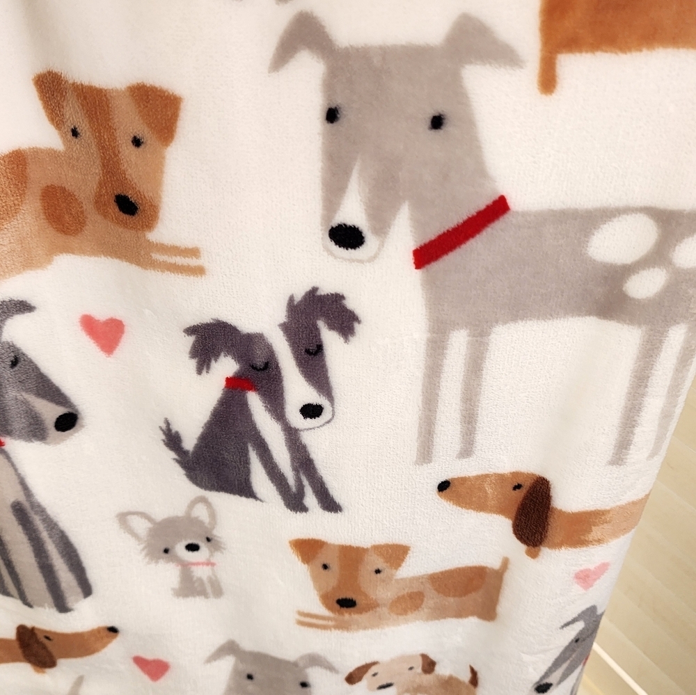 CYNTHIA ROWLEY NEW DOGGIE SOFT 60 X 70 DECORATIVE THROW - Picture 4 of 6